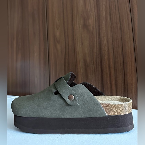 CUSHIONAIRE Loom Platform Clog Size 8.5W - Picture 6 of 12